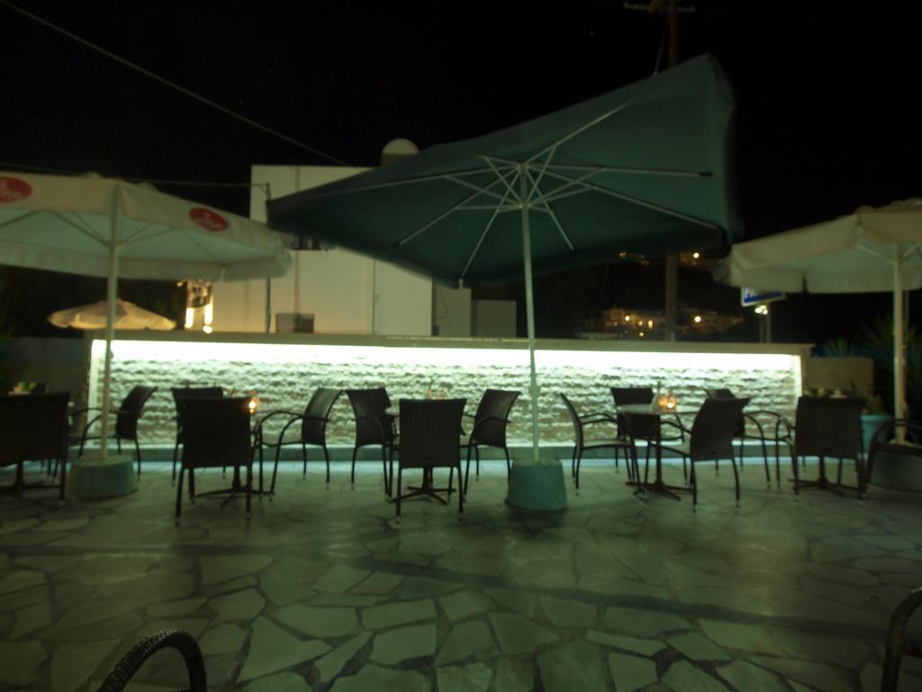 Serifos Beach Hotel Livadi  Buitenkant foto