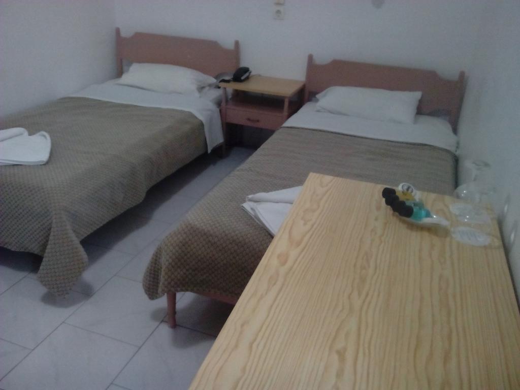 Serifos Beach Hotel Livadi  Buitenkant foto