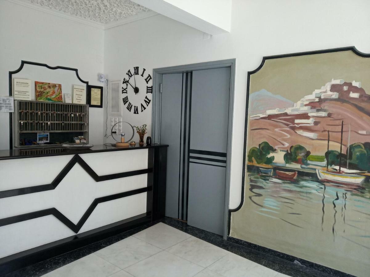 Serifos Beach Hotel Livadi  Buitenkant foto